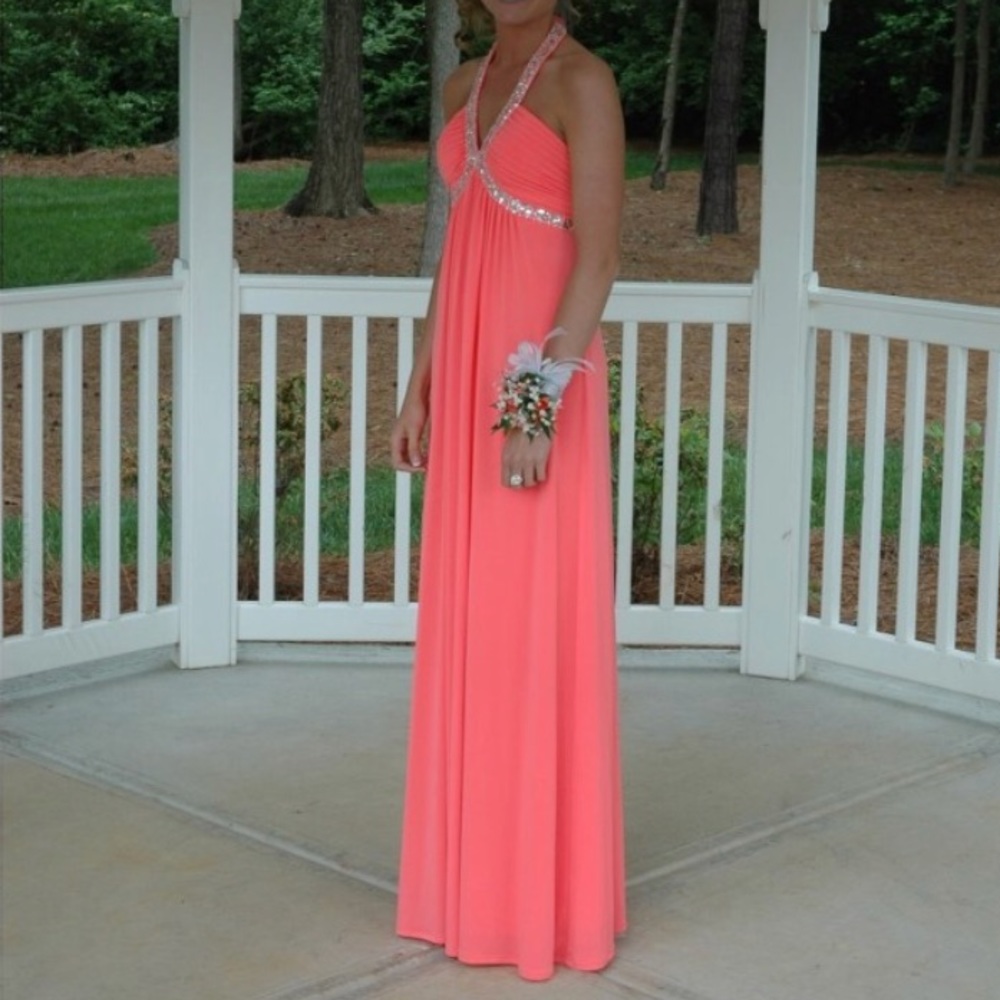🌸MAKE OFFERS🌸 Coral Formal Dress